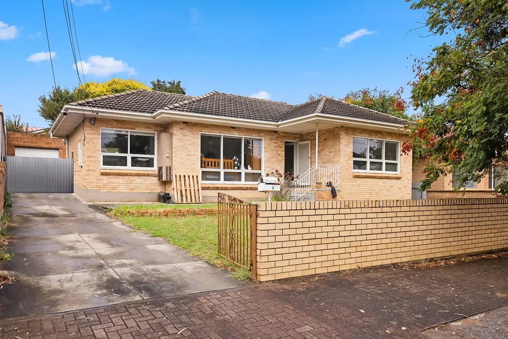 Felixstow 3ਬੈੱਡਰੂਮ Development opportunity awaits for 2 Torrens Title Allotments - Approval Granted!