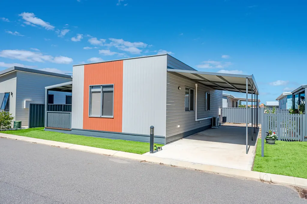 3/4 Bosley Street, Sunset Beach, WA 6530