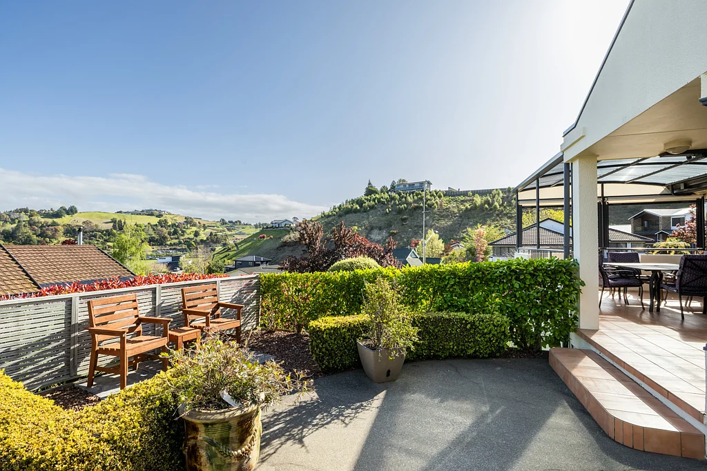 Taradale 3房  Elevated Comfort and Enviable Location