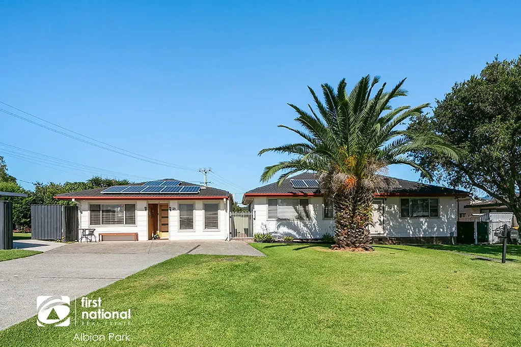 Kanahooka 5Habitaciones Double the Opportunity - Two Homes on one Block