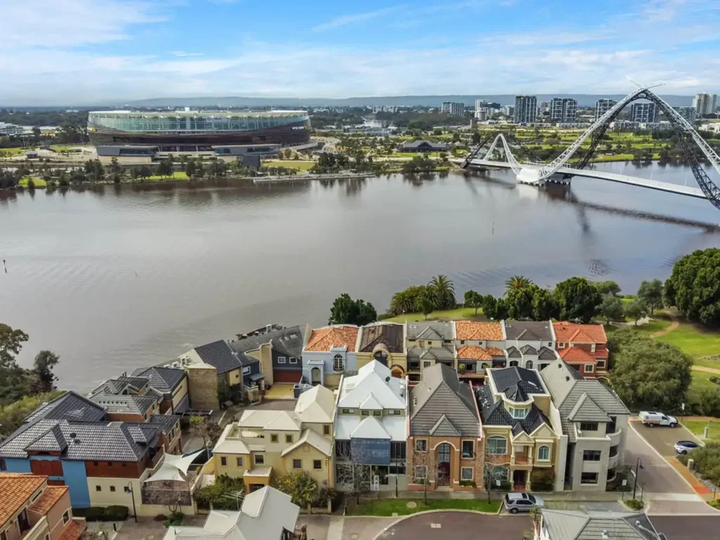 East Perth 4房  An Elevated Way of Life...