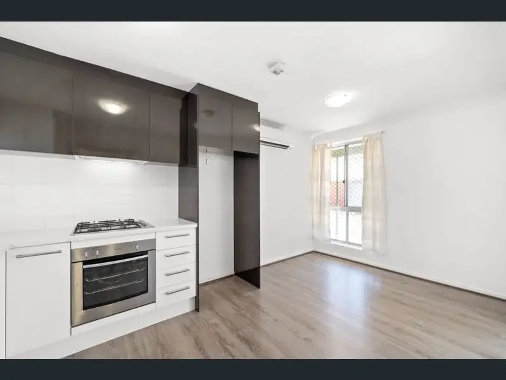 Findon 2ห้องนอน Convenient Low Maintenance Living...... Positioned at REAR OF GROUP.......Spacious rear yard