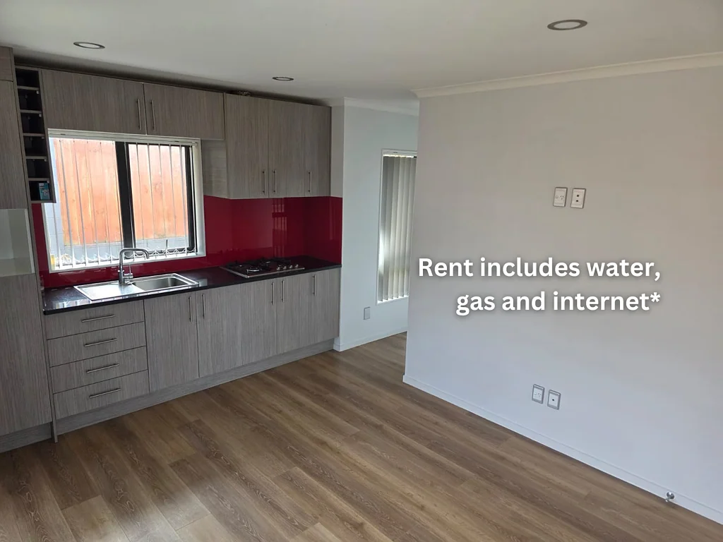 2 bed water gas internet parking incl