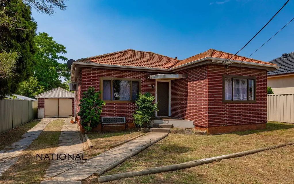 SPACIOUS 2 BEDROOM HOUSE
