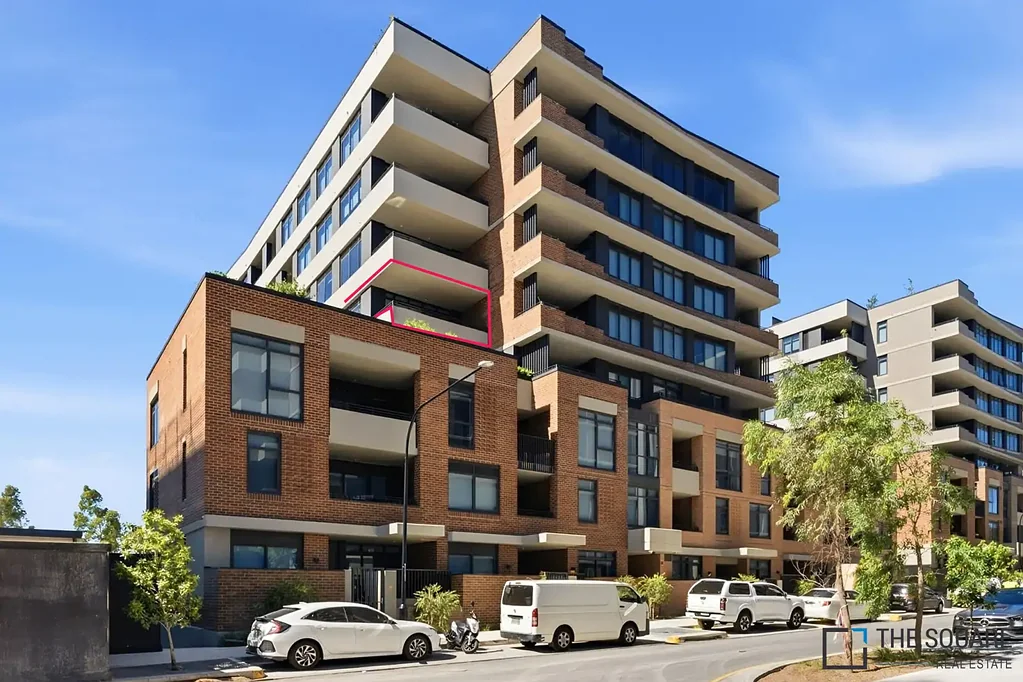 Tallawong 2Kwarto 🌟 Location! Location! Location!

      * Stunning Near New North Facing 2 Bedroom Unit With Study
      * Walk to Metro, Cafe, Restaurants & Shops!