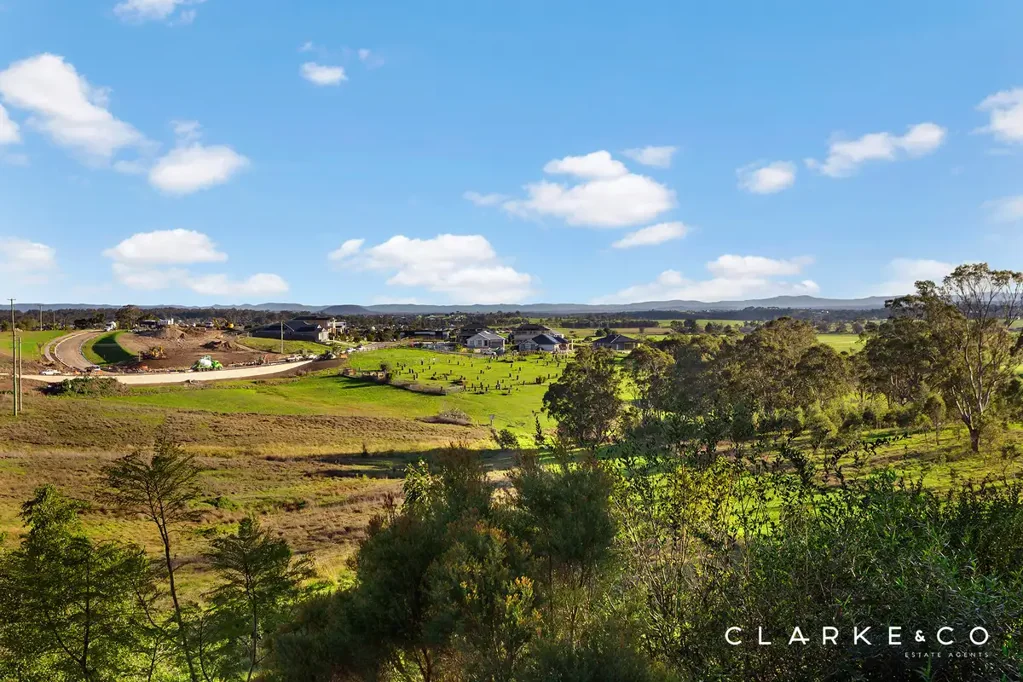 East Maitland 3房  CHARM, COMFORT AND AN INCREDIBLE OUTLOOK!