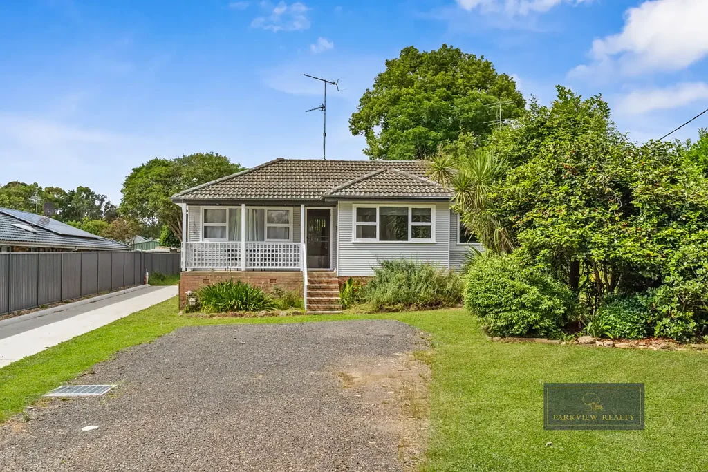 Thirlmere 3房 宽敞地块880平米 拆除重建许可 中心位置优惠价 宁静空间感十足 潜力无限定制家 Unlimited Potential