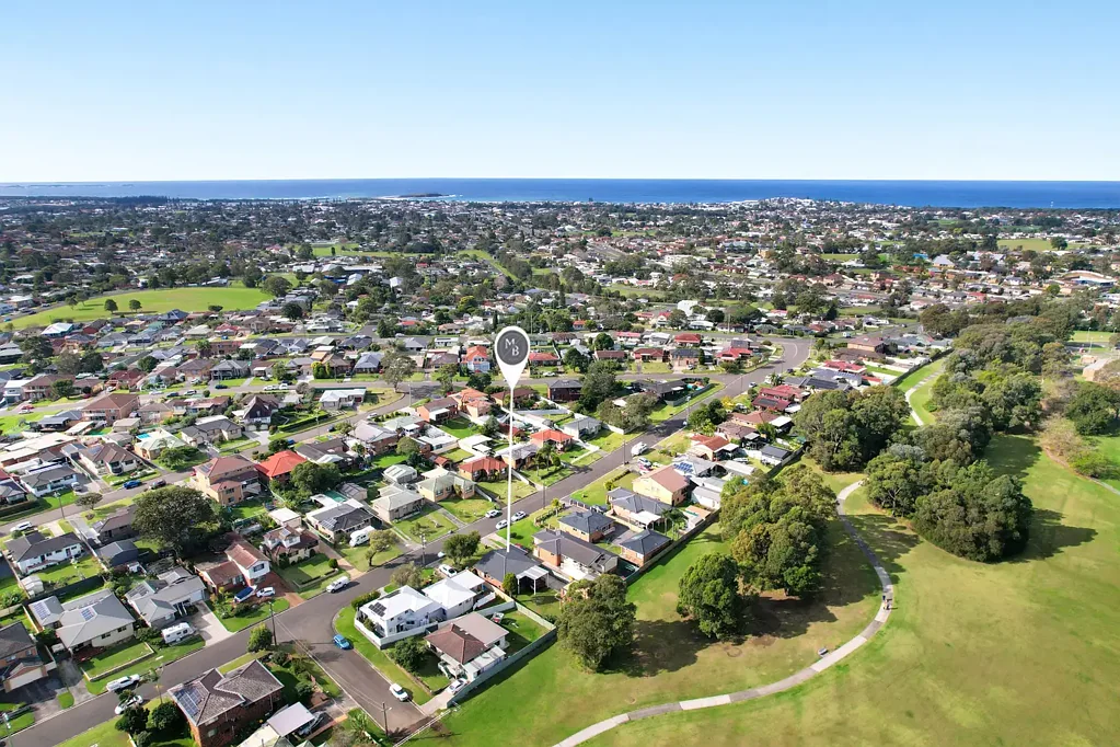 Mount Warrigal 3房  Renovated Family Gem With Lake Views