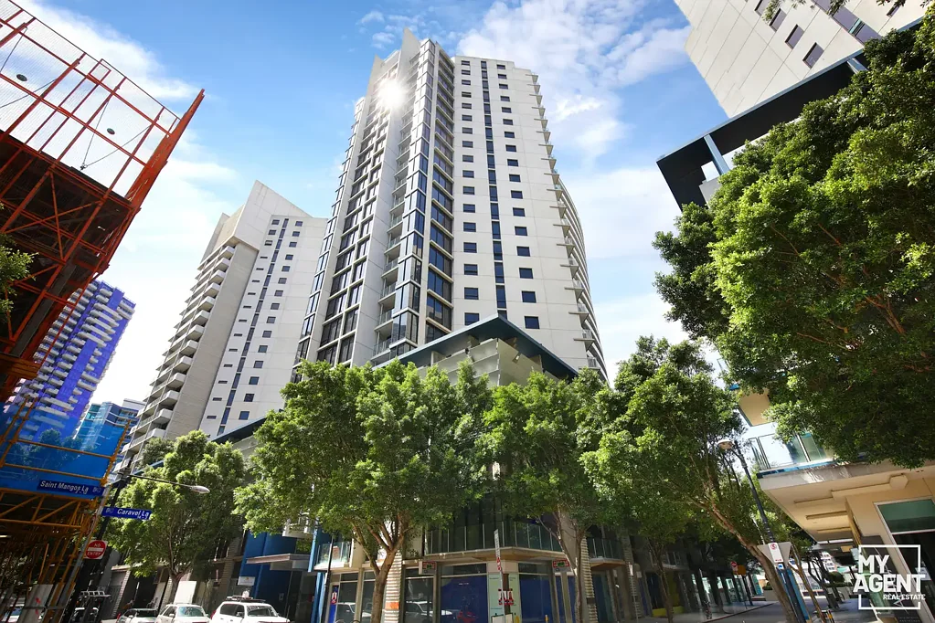 Spacious Light-filled 1 Bedroom Apartment