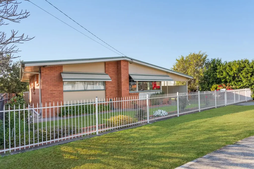 North Ipswich 3બેડરૂમ AN ADDRESS WITH A FUTURE. ZONED CBD HIGH DENSITY. 809 M2.
