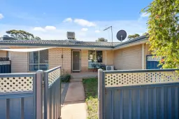 2/153 Addis Street, West Lamington