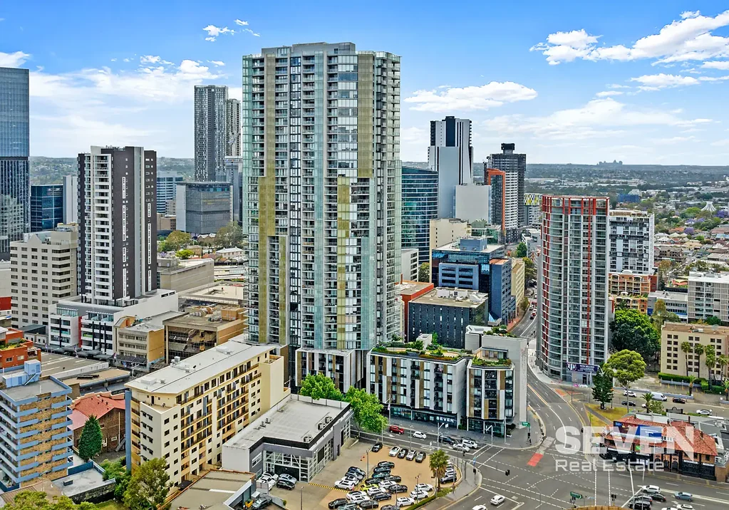 LUXURY APARTMENT IN PARRAMATTA CBD