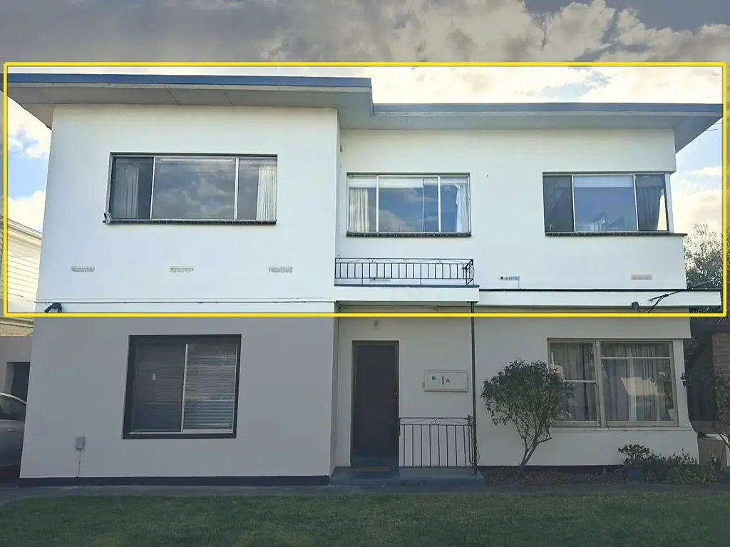 Spacious Upstairs Apartment in the Heart of Reservoir!