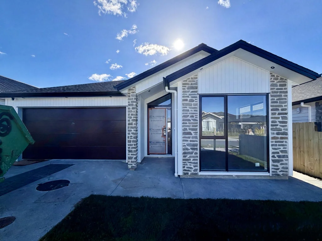 Milldale 4غرفة نوم Where Modern Design Meets Everyday Comfort