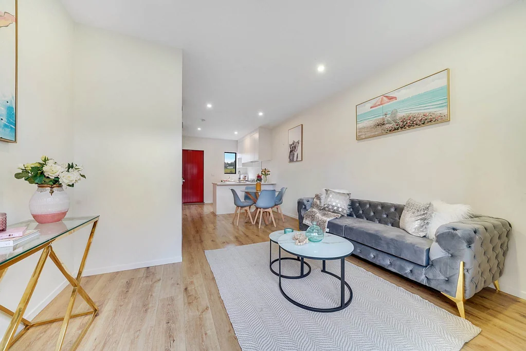 Flat Bush 2房  Motivated Seller – Freehold & Priced to Go!