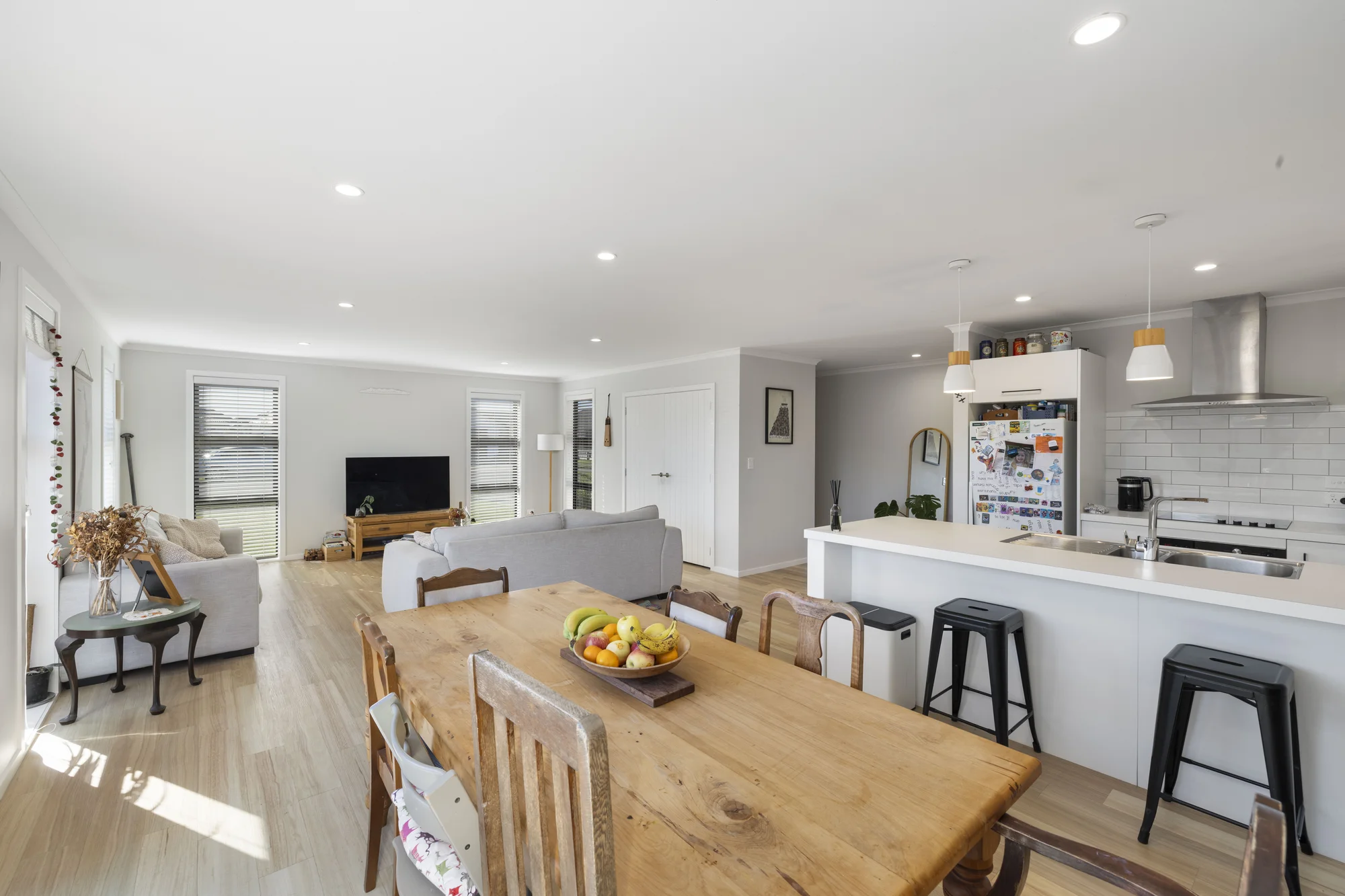 Carterton 3 Bedroom Sunny Modern Home on Large Section