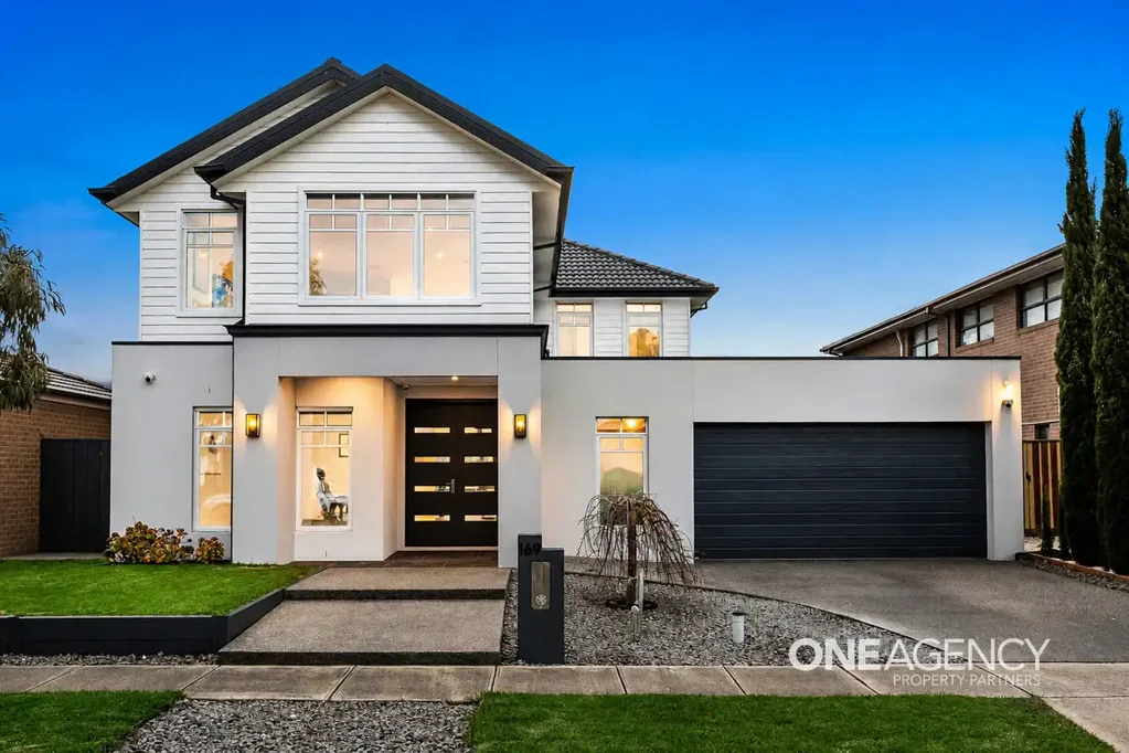 Point Cook 4 Slaapkamer Hampton-Inspired Luxury with Resort-Style Entertaining!
