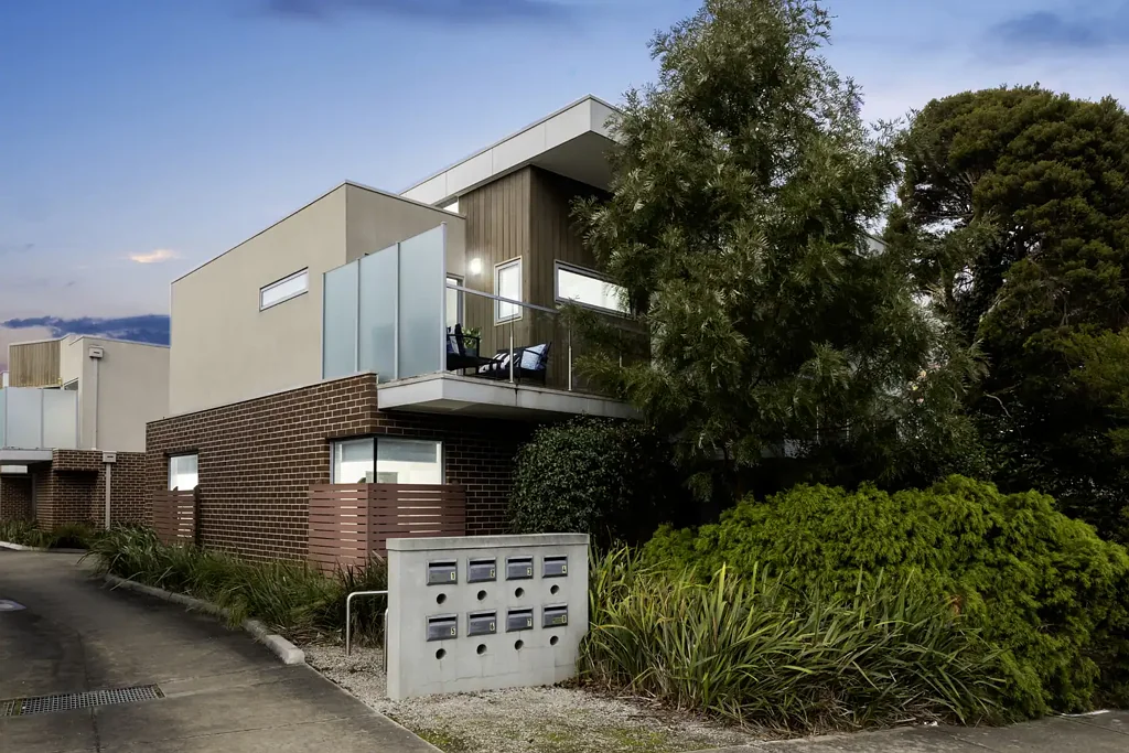 Ferntree Gully 2 Slaapkamer Elevated Living with Village Convenience