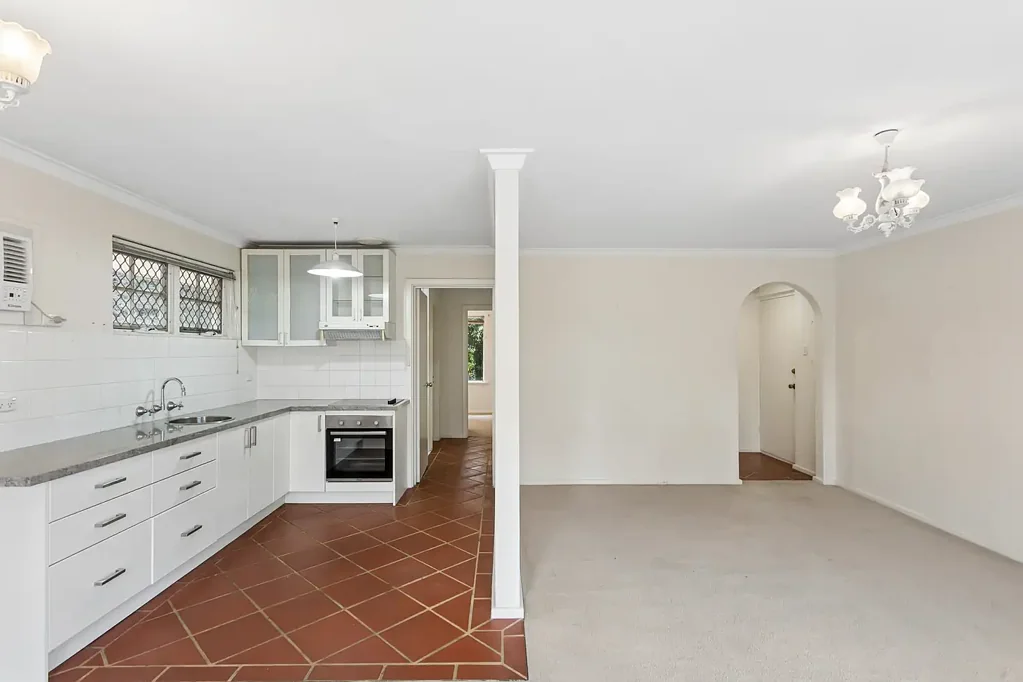 Booragoon 2房  SUPERB LOCATION- APPLECROSS & ROSSMOYNE HIGH SCHOOL ZONES