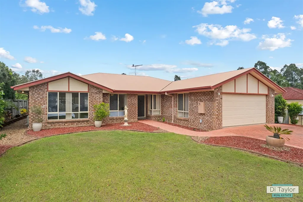 Heritage Park 4chambre Fantastic Family Home or Smart Investment in Heritage Park - ACT NOW!