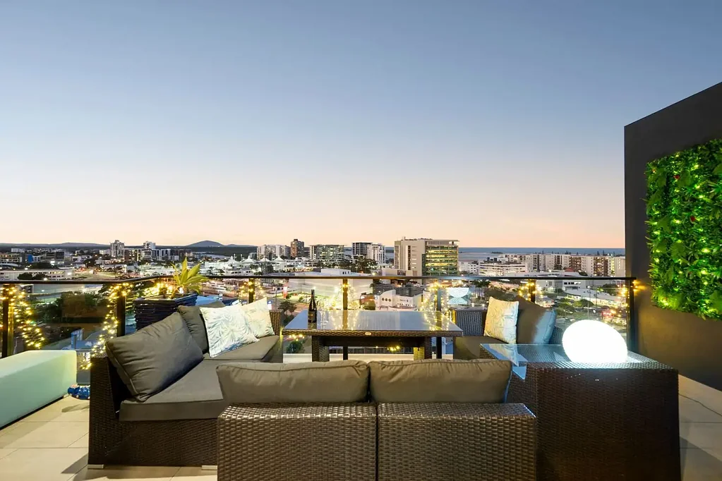Maroochydore 4ਬੈੱਡਰੂਮ Soar above Maroochydore - A home in the clouds