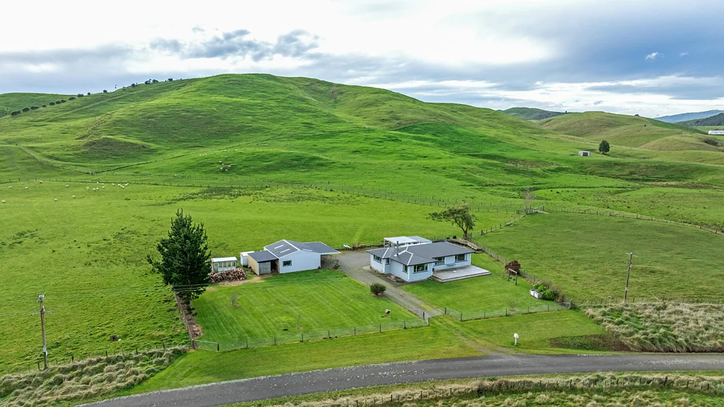 Pahiatua  UPGRADED Home with STUNNING Farm Views!