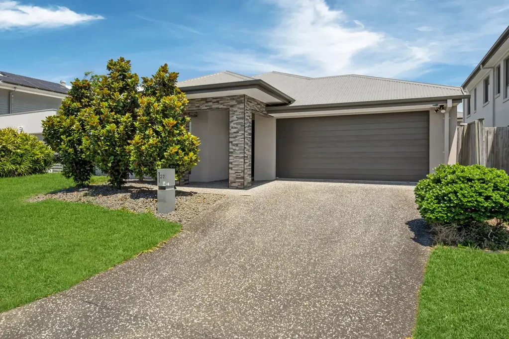 37 Amazon Circuit, Helensvale, QLD 4212