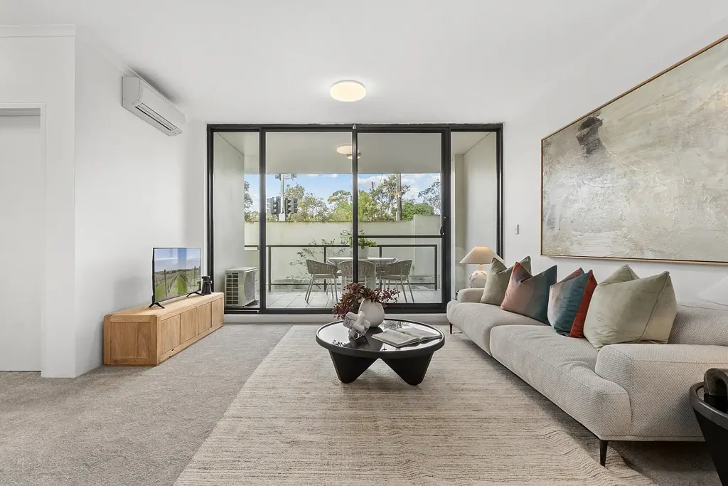 Erskineville 1બેડરૂમ 87 sqm renovated one bedroom apartment w/parking