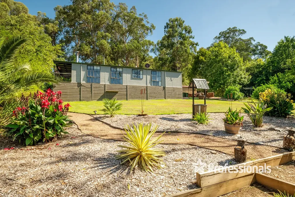 5 Charles Parade, Wesburn, VIC 3799