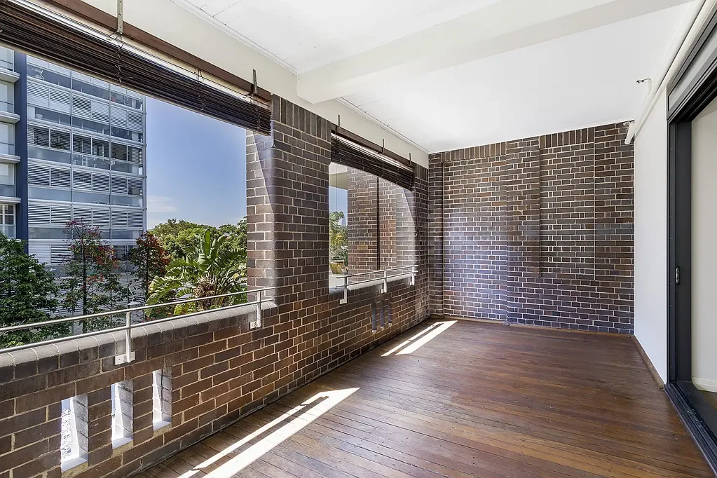 'Venables' - Lofty ceilings, period charm & lifestyle appeal
