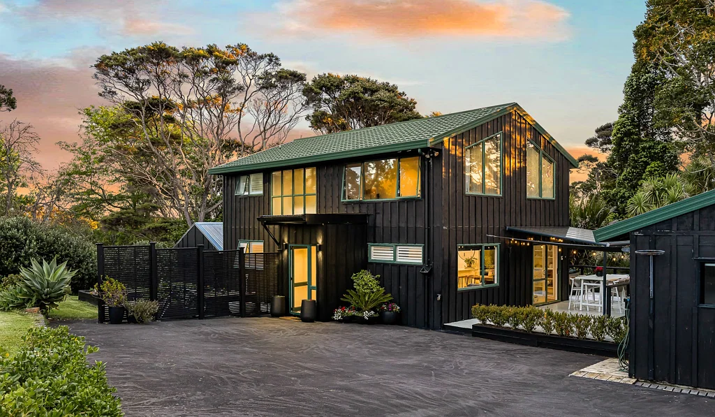 72 Albany Highway, Greenhithe, North Shore City, Auckland