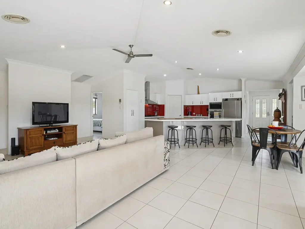North Boambee Valley 4 Slaapkamer Family Living with Room for the Boat, Caravan & Everything In Between