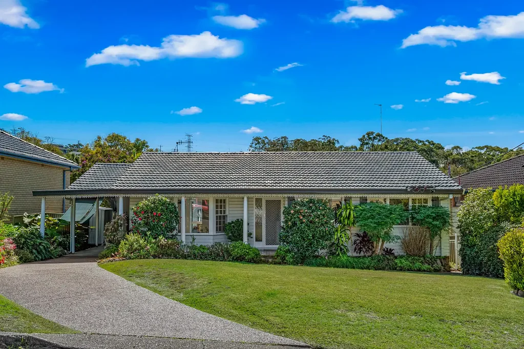 Macquarie Hills 4房  A Family Home Made for Entertaining