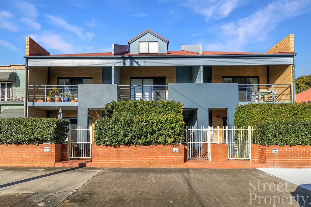 Hamilton 3 Bedroom In the Heart of Hamilton