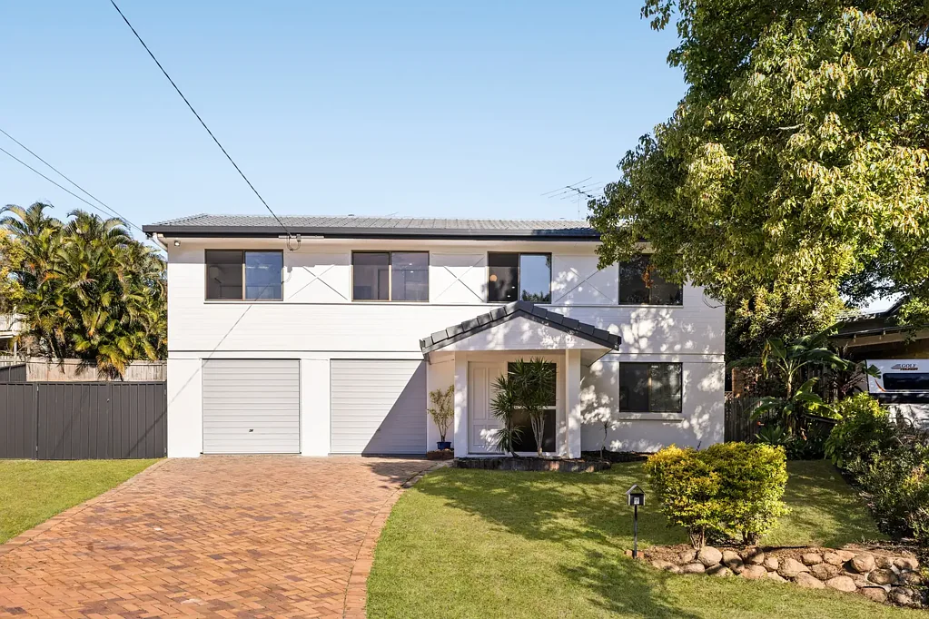 Everton Hills 4房 翻新、精致，准备开启新篇章 Renovated, Refined & Ready for Its Next Chapter