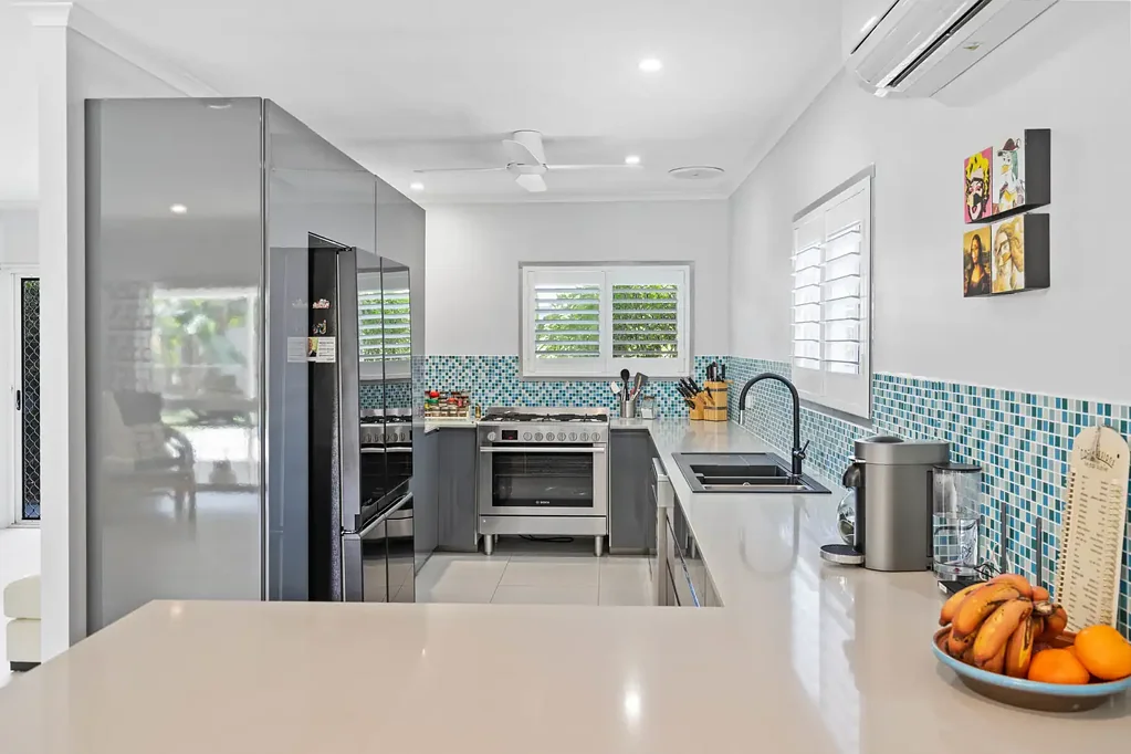 12 Hymes Street, Kanimbla, QLD 4870