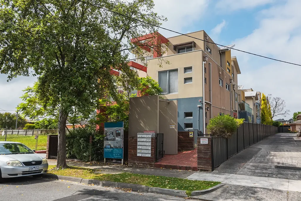 Noble Park 2房 核心地段公寓 采光客厅 两大庭院 便利生活圈 俱全设施 近购物交通名校 Stylish & Low-Maintenance Living in Prime Location!