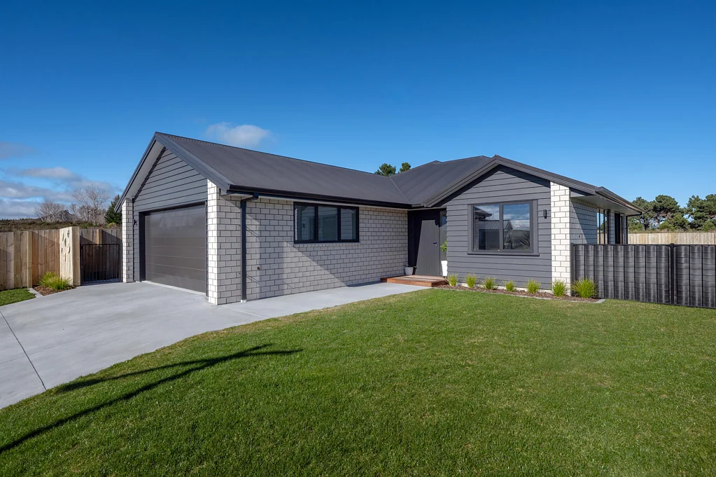 Wharewaka 4 Bedroom Space, sunsets and room to move