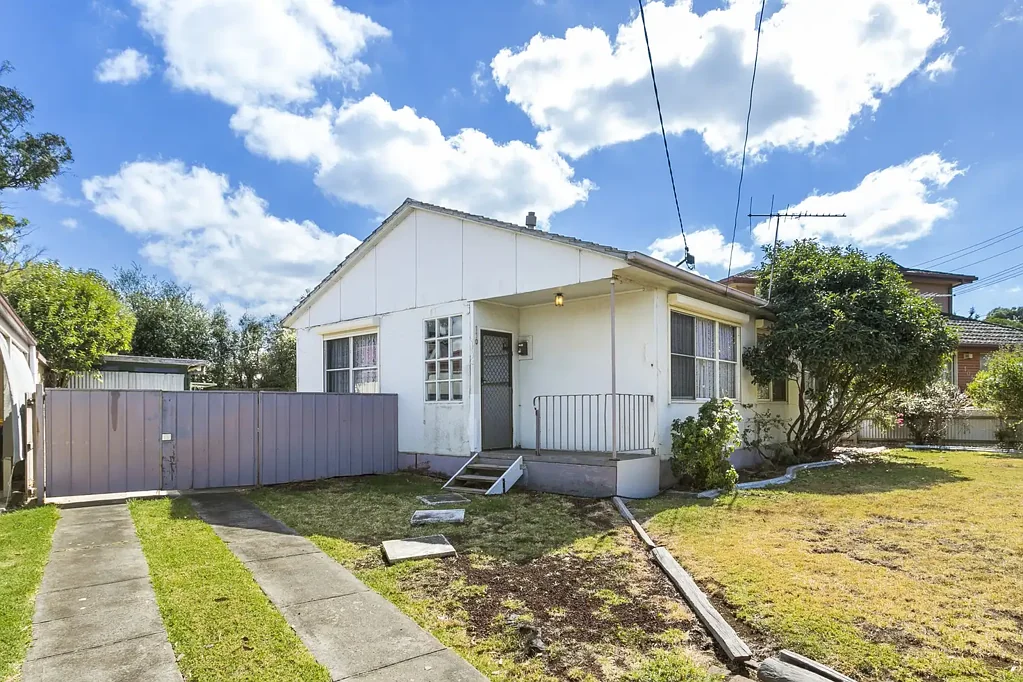 THIS PROPERTY FEATURES: