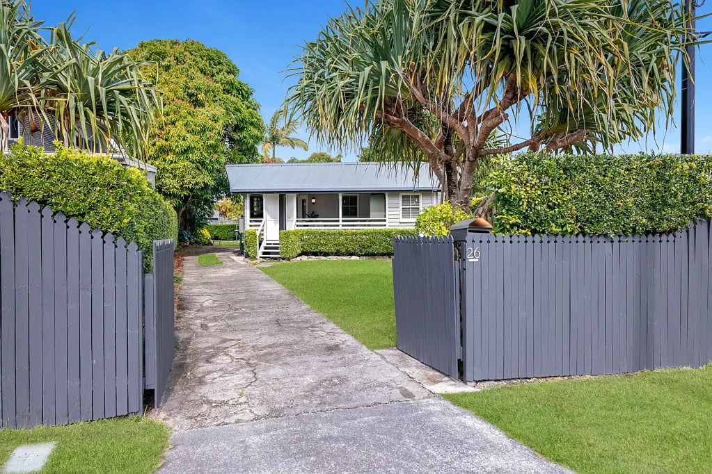 Burleigh Heads 2房  TRENDY BEACH STYLE COTTAGE