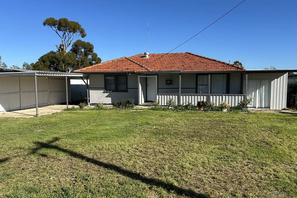Koorda 3 Bedroom BEAUTIFULLY RENOVATED HOME – NOTHING LEFT TO DO BUT MOVE IN!