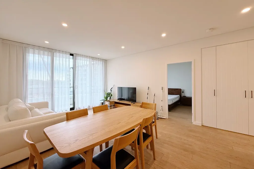 A New Height of Luxury for Erskineville! TWO Bedroom for Lease! FURNISHED!! TIMBERFLOOR ONLY!!