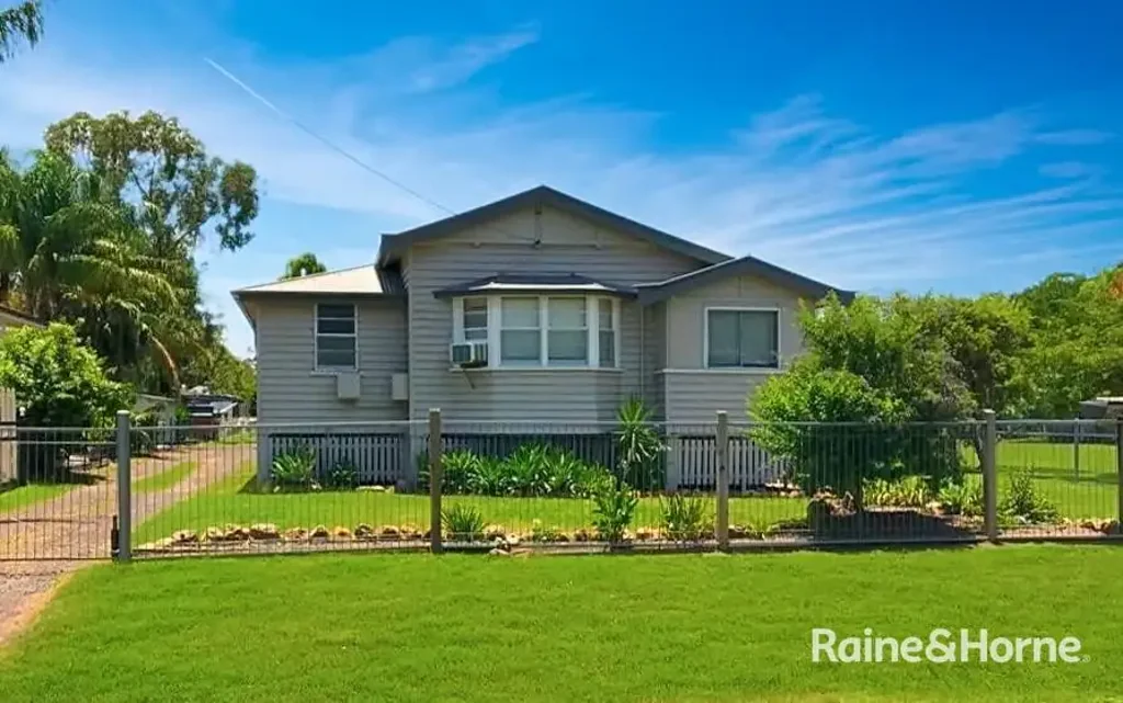 Dalby 4침실 Spacious Family Home With Convenient Location!