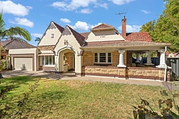 1/8 Maxwell Terrace, Glenelg East