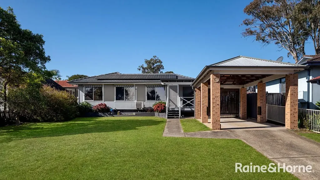 IMMACULATE 3 BEDROOM PROPERTY IN MACQUARIE FIELDS