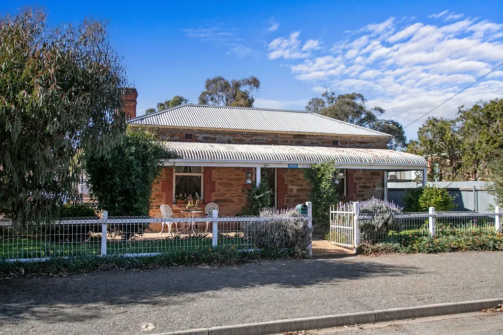 Hallett 2कमरा Charming 1892 Victorian Stone Cottage