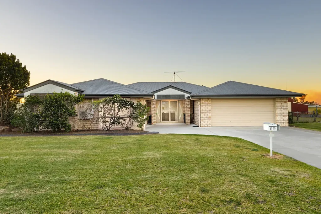 Glenlogan 8chambre 5 - Bedroom Family Home + 3 Bedroom Studio.