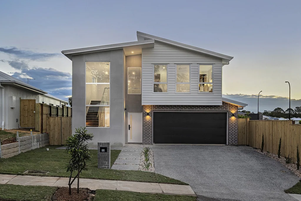 Park Ridge 6 Slaapkamer A Brand-New Darling: Bespoke Dual-Living Excellence in Tillerman Estate