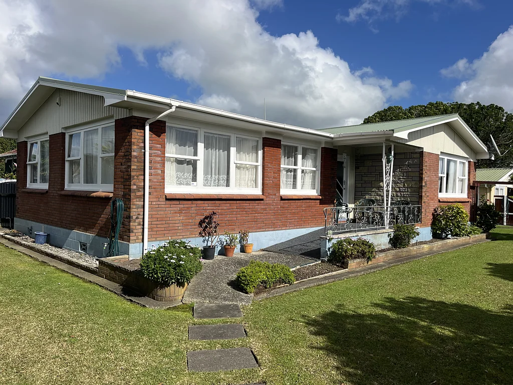 Kaitaia 3 Bedroom A Brick Beauty!!