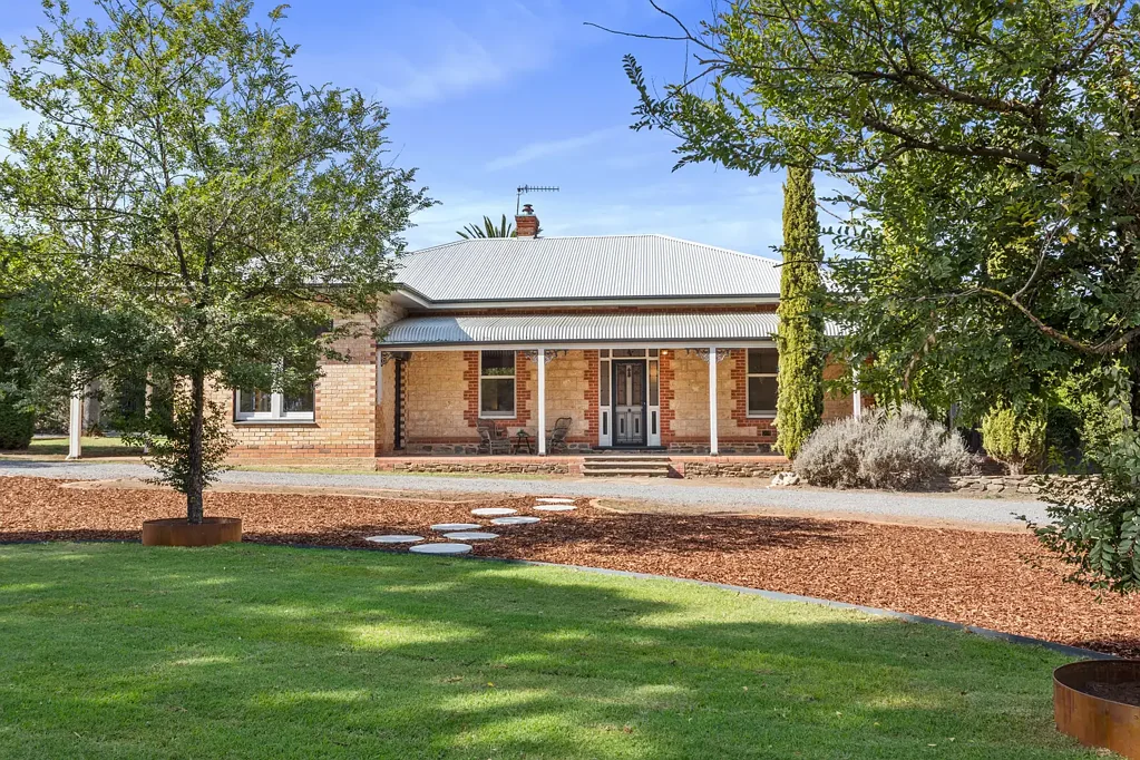 35-37 Adelaide Road, Strathalbyn, SA 5255